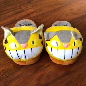 Free Cat slipper with purchase